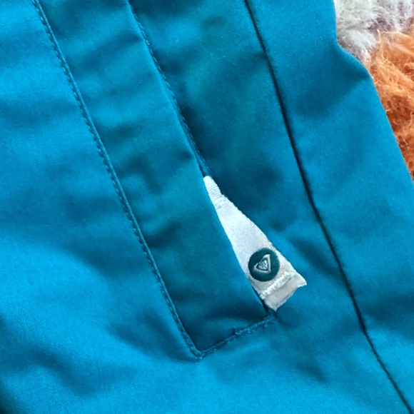 Girl’s Roxy Snow Pants - Picture 3 of 9